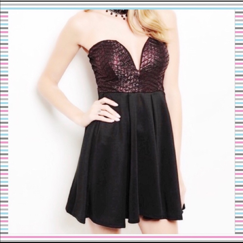 STRAPLESS BURGUNDY BLACK SHIMMER DRESS